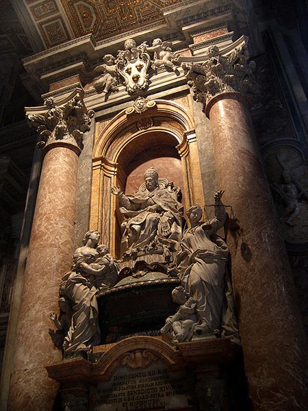 Particolare architettonico legato alla famiglia Pignatelli